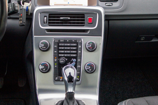 Volvo V60 1.5 T3 Polar | Prijs rijklaar incl. 12 mnd garantie | Lmv Navi Pdc Bluetooth Stoelverwarming Cruise