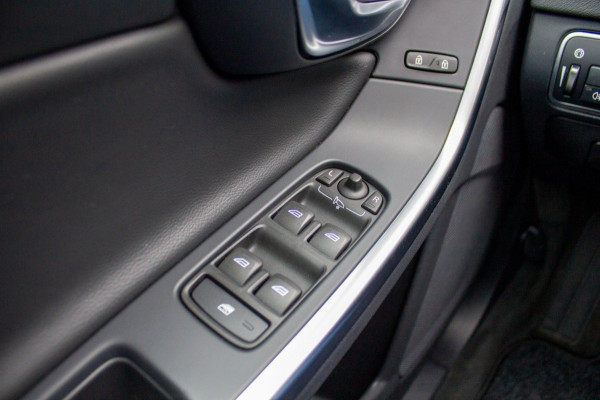 Volvo V60 1.5 T3 Polar | Prijs rijklaar incl. 12 mnd garantie | Lmv Navi Pdc Bluetooth Stoelverwarming Cruise