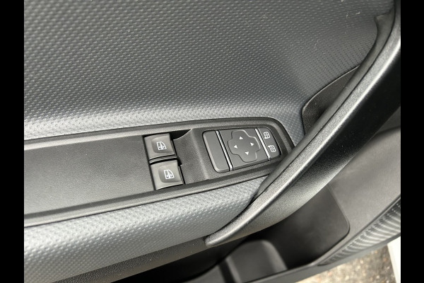 Mercedes-Benz Citan 110 CDI L2 XL Pro / 3 Zitplaatsen / MBUX / Camera / Cruise control / Airco