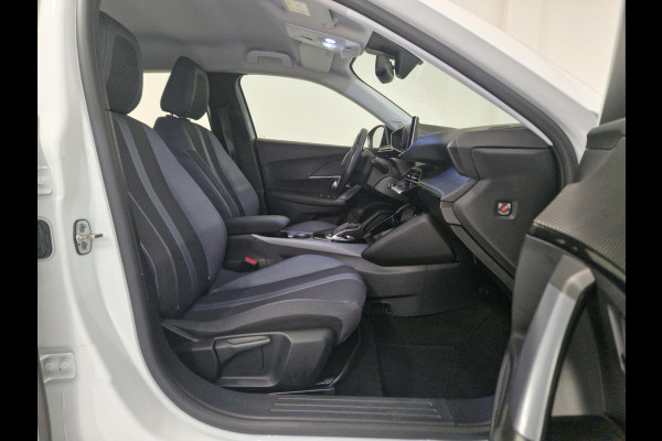 Peugeot e-2008 EV Allure 50 kWh SOH 86,7% | Navigatie | Adaptieve Cruise Control | Achteruitrijcamera | Parkeersensoren voor en achter Peugeot e-2008 EV Allure 50 kWh SOH 86,7% | Navigatie | Adaptieve Cruise Control | Achteruitrijcamera | Parkeersensoren voor en achter