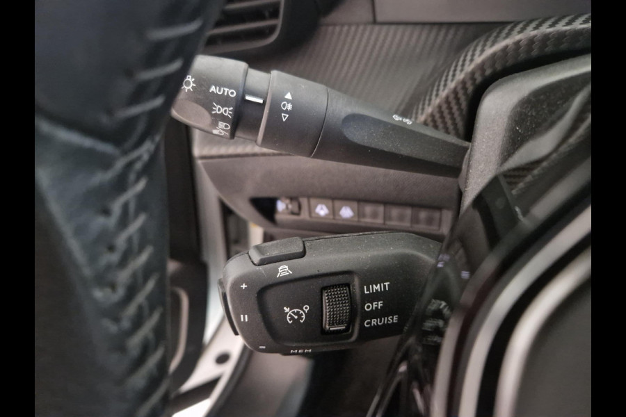 Peugeot e-2008 EV Allure 50 kWh SOH 86,7% | Navigatie | Adaptieve Cruise Control | Achteruitrijcamera | Parkeersensoren voor en achter Peugeot e-2008 EV Allure 50 kWh SOH 86,7% | Navigatie | Adaptieve Cruise Control | Achteruitrijcamera | Parkeersensoren voor en achter