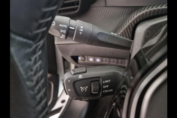 Peugeot e-2008 EV Allure 50 kWh SOH 86,7% | Navigatie | Adaptieve Cruise Control | Achteruitrijcamera | Parkeersensoren voor en achter Peugeot e-2008 EV Allure 50 kWh SOH 86,7% | Navigatie | Adaptieve Cruise Control | Achteruitrijcamera | Parkeersensoren voor en achter