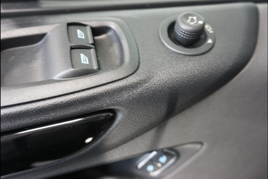 Ford Transit Custom 300 2.0 TDCI L2H1 Limited Dubbele Cabine Automaat Navi Airco 2 Schuifdeuren Trekhaak PDC Carplay DAB Ford Transit Custom 300 2.0 TDCI L2H1 Limited Dubbele Cabine Automaat Navi Airco 2 Schuifdeuren Trekhaak PDC Carplay DAB