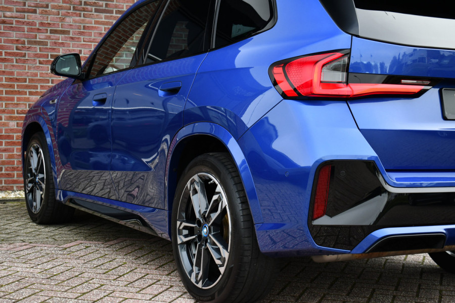 BMW X1 xDrive30e M-Sport Pano ACC Trekh HUD H/K 360-cam El-zetels