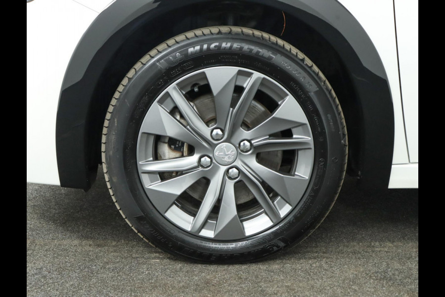 Peugeot e-208 EV Allure Pack 50 kWh|SOH 90%|Camera|Stoelverwarming Peugeot e-208 EV Allure Pack 50 kWh|SOH 90%|Camera|Stoelverwarming