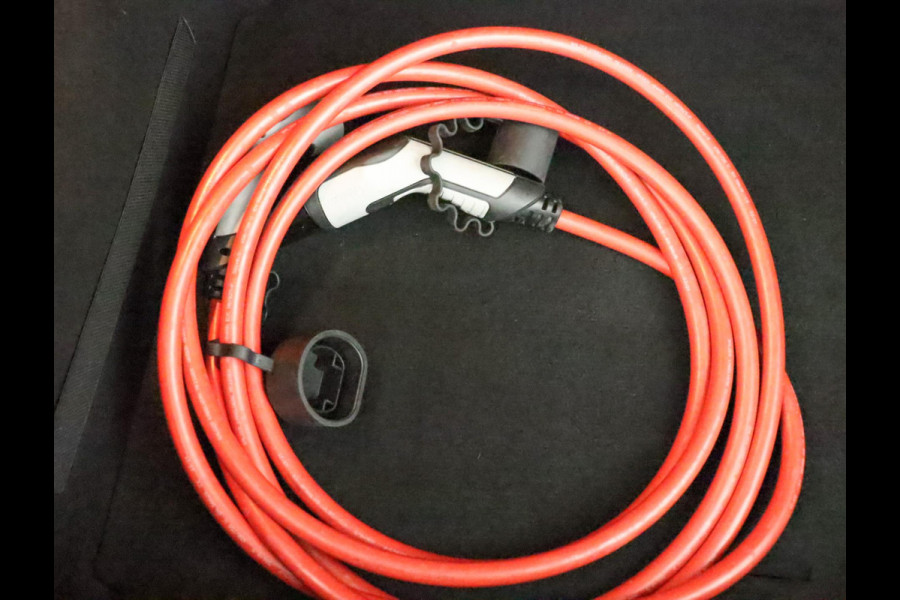 Peugeot e-208 EV Allure Pack 50 kWh|SOH 90%|Camera|Stoelverwarming Peugeot e-208 EV Allure Pack 50 kWh|SOH 90%|Camera|Stoelverwarming