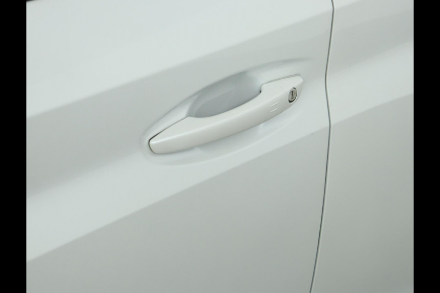 Peugeot e-208 EV Allure Pack 50 kWh|SOH 90%|Camera|Stoelverwarming Peugeot e-208 EV Allure Pack 50 kWh|SOH 90%|Camera|Stoelverwarming