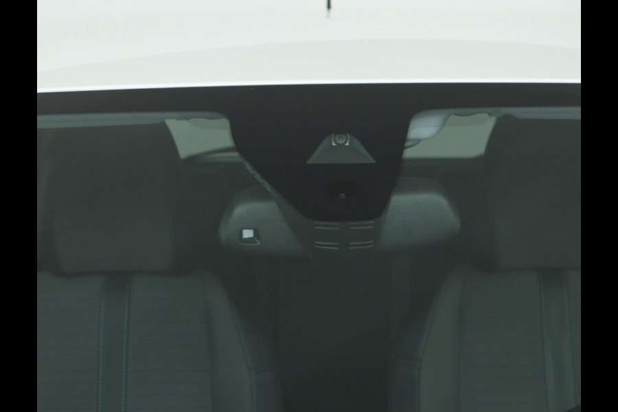 Peugeot e-208 EV Allure Pack 50 kWh|SOH 90%|Camera|Stoelverwarming Peugeot e-208 EV Allure Pack 50 kWh|SOH 90%|Camera|Stoelverwarming