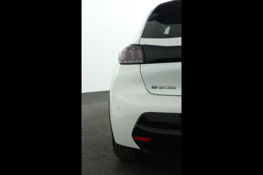 Peugeot e-208 EV Allure Pack 50 kWh|SOH 90%|Camera|Stoelverwarming Peugeot e-208 EV Allure Pack 50 kWh|SOH 90%|Camera|Stoelverwarming