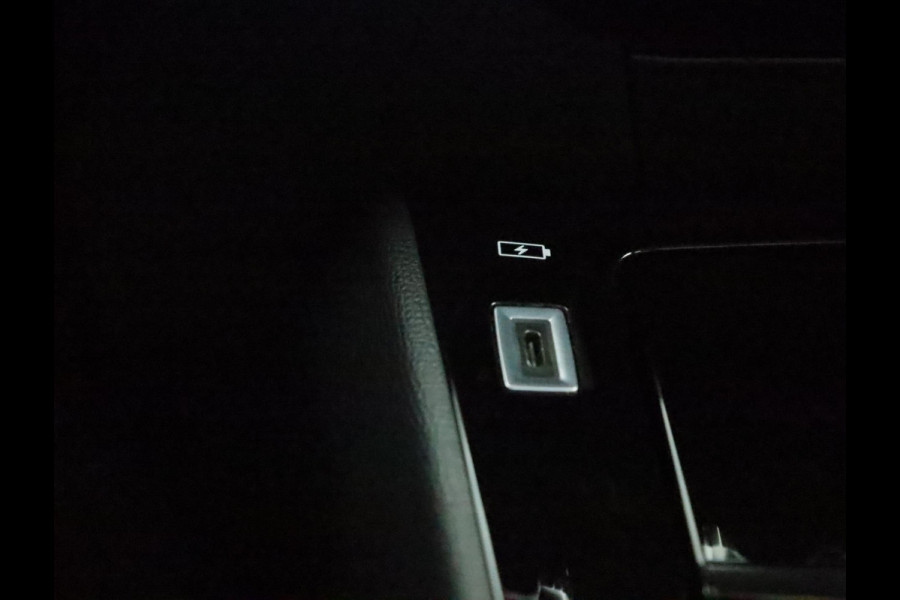 Peugeot e-208 EV Allure Pack 50 kWh|SOH 90%|Camera|Stoelverwarming Peugeot e-208 EV Allure Pack 50 kWh|SOH 90%|Camera|Stoelverwarming