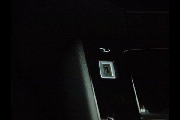 Peugeot e-208 EV Allure Pack 50 kWh|SOH 90%|Camera|Stoelverwarming Peugeot e-208 EV Allure Pack 50 kWh|SOH 90%|Camera|Stoelverwarming