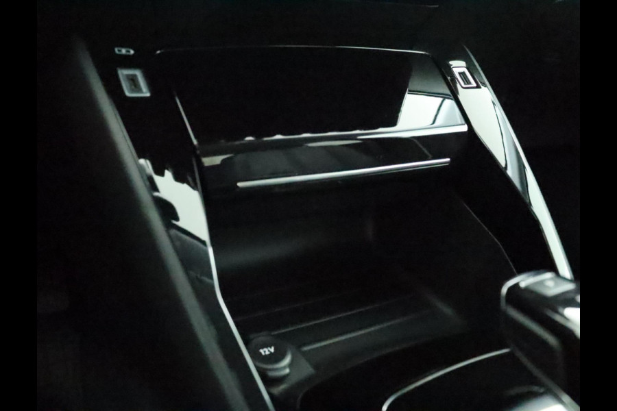 Peugeot e-208 EV Allure Pack 50 kWh|SOH 90%|Camera|Stoelverwarming Peugeot e-208 EV Allure Pack 50 kWh|SOH 90%|Camera|Stoelverwarming