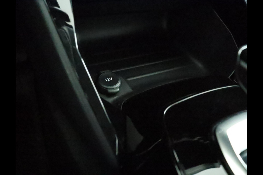 Peugeot e-208 EV Allure Pack 50 kWh|SOH 90%|Camera|Stoelverwarming Peugeot e-208 EV Allure Pack 50 kWh|SOH 90%|Camera|Stoelverwarming