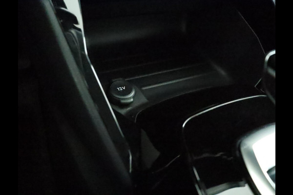 Peugeot e-208 EV Allure Pack 50 kWh|SOH 90%|Camera|Stoelverwarming Peugeot e-208 EV Allure Pack 50 kWh|SOH 90%|Camera|Stoelverwarming