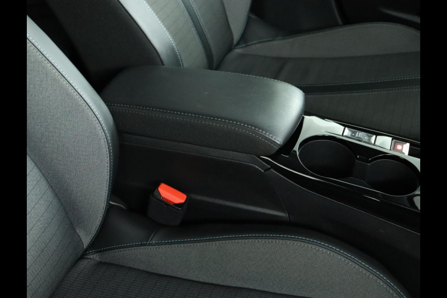 Peugeot e-208 EV Allure Pack 50 kWh|SOH 90%|Camera|Stoelverwarming Peugeot e-208 EV Allure Pack 50 kWh|SOH 90%|Camera|Stoelverwarming