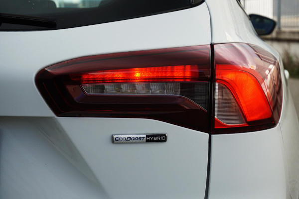 Ford FOCUS Wagon 1.0 EcoBoost 125PK Hybrid Connected/Comfortstoel/ Trekhaak afneembaar.