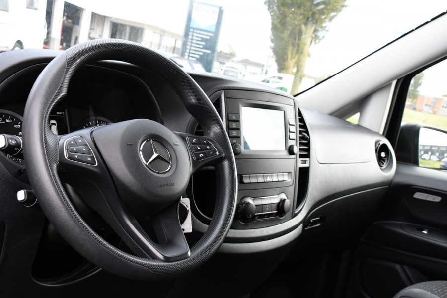 Mercedes-Benz Vito 119 CDI L2 DC Black Edition Camera, Cruise, LED, Carplay, Automaat, Stoelverwarming, 190pk, Trekhaak, Uniek! Mercedes-Benz Vito 119 CDI L2 DC Black Edition Camera, Cruise, LED, Carplay, Automaat, Stoelverwarming, 190pk, Trekhaak, Uniek!
