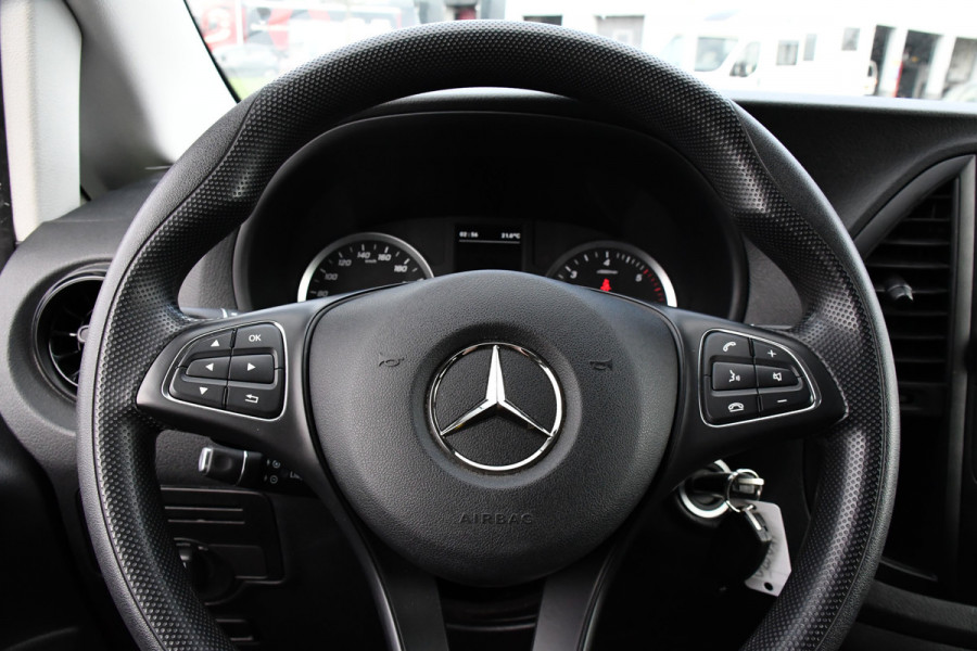 Mercedes-Benz Vito 119 CDI L2 DC Black Edition Camera, Cruise, LED, Carplay, Automaat, Stoelverwarming, 190pk, Trekhaak, Uniek! Mercedes-Benz Vito 119 CDI L2 DC Black Edition Camera, Cruise, LED, Carplay, Automaat, Stoelverwarming, 190pk, Trekhaak, Uniek!