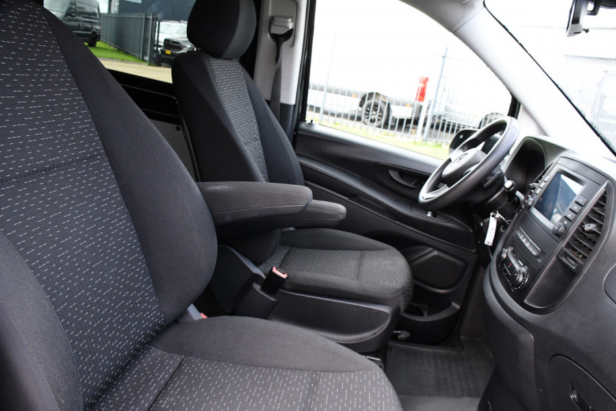 Mercedes-Benz Vito 119 CDI L2 DC Black Edition Camera, Cruise, LED, Carplay, Automaat, Stoelverwarming, 190pk, Trekhaak, Uniek! Mercedes-Benz Vito 119 CDI L2 DC Black Edition Camera, Cruise, LED, Carplay, Automaat, Stoelverwarming, 190pk, Trekhaak, Uniek!