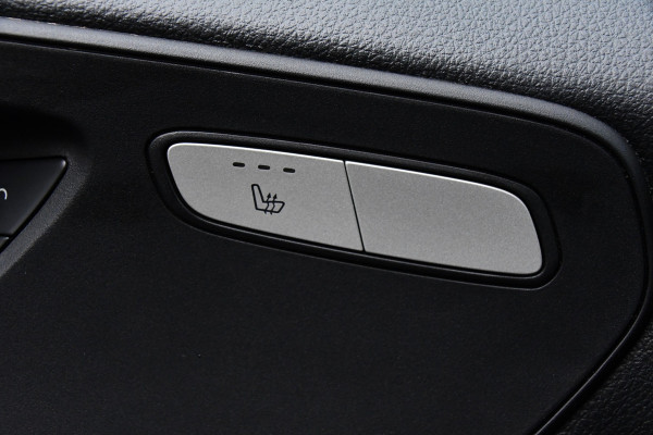 Mercedes-Benz Vito 119 CDI L2 DC Black Edition Camera, Cruise, LED, Carplay, Automaat, Stoelverwarming, 190pk, Trekhaak, Uniek! Mercedes-Benz Vito 119 CDI L2 DC Black Edition Camera, Cruise, LED, Carplay, Automaat, Stoelverwarming, 190pk, Trekhaak, Uniek!
