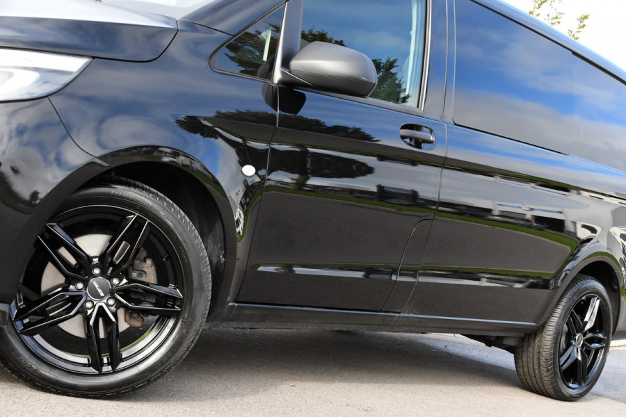 Mercedes-Benz Vito 119 CDI L2 DC Black Edition Camera, Cruise, LED, Carplay, Automaat, Stoelverwarming, 190pk, Trekhaak, Uniek! Mercedes-Benz Vito 119 CDI L2 DC Black Edition Camera, Cruise, LED, Carplay, Automaat, Stoelverwarming, 190pk, Trekhaak, Uniek!