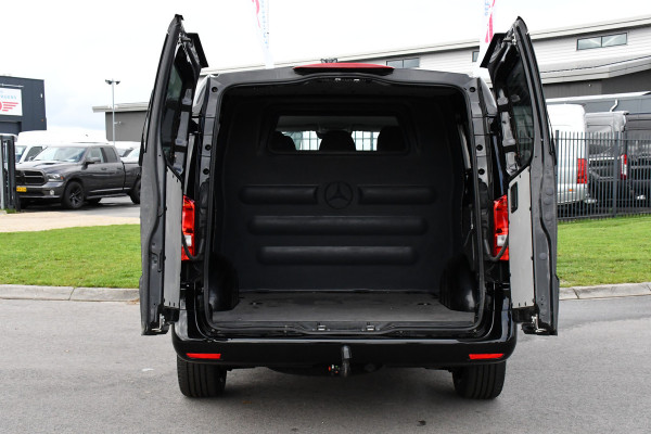 Mercedes-Benz Vito 119 CDI L2 DC Black Edition Camera, Cruise, LED, Carplay, Automaat, Stoelverwarming, 190pk, Trekhaak, Uniek! Mercedes-Benz Vito 119 CDI L2 DC Black Edition Camera, Cruise, LED, Carplay, Automaat, Stoelverwarming, 190pk, Trekhaak, Uniek!