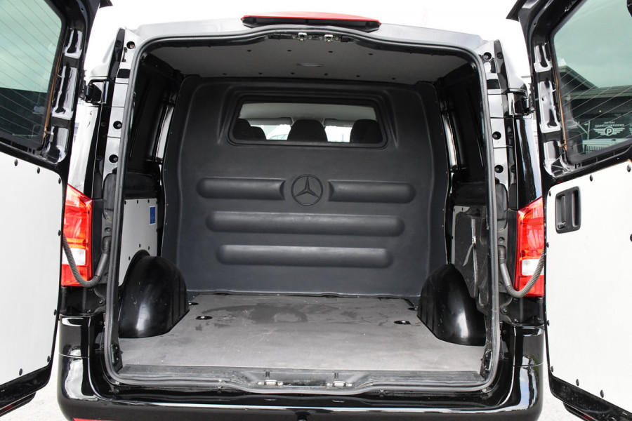 Mercedes-Benz Vito 119 CDI L2 DC Black Edition Camera, Cruise, LED, Carplay, Automaat, Stoelverwarming, 190pk, Trekhaak, Uniek! Mercedes-Benz Vito 119 CDI L2 DC Black Edition Camera, Cruise, LED, Carplay, Automaat, Stoelverwarming, 190pk, Trekhaak, Uniek!
