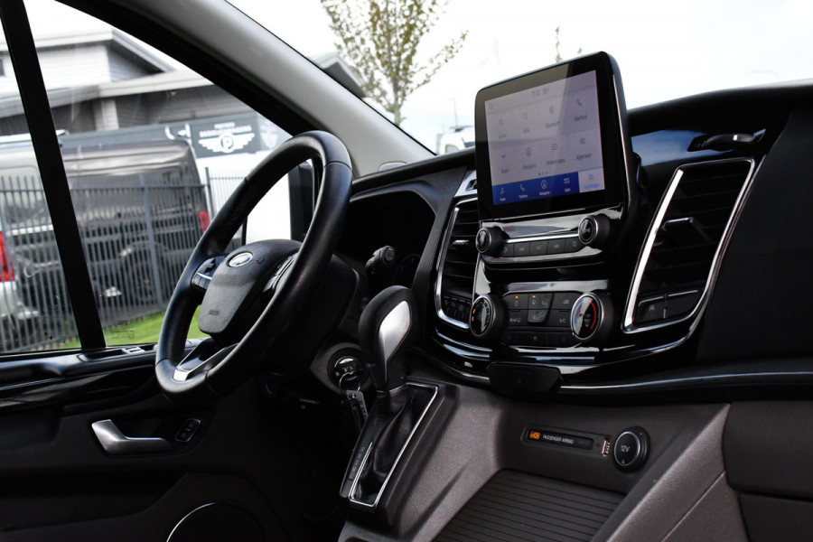 Ford Transit Custom 320 2.0 TDCI L2H1 Tourneo Adaptieve Cruise, 8 Persoons, Camera, 185pk, Carplay, Xenon, Leder, Full Options! Ford Transit Custom 320 2.0 TDCI L2H1 Tourneo Adaptieve Cruise, 8 Persoons, Camera, 185pk, Carplay, Xenon, Leder, Full Options!