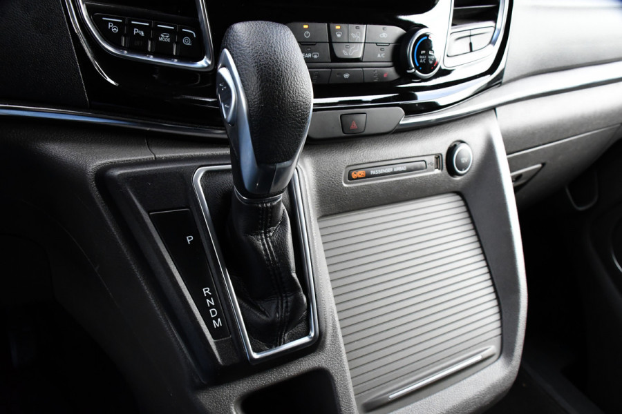 Ford Transit Custom 320 2.0 TDCI L2H1 Tourneo Adaptieve Cruise, 8 Persoons, Camera, 185pk, Carplay, Xenon, Leder, Full Options! Ford Transit Custom 320 2.0 TDCI L2H1 Tourneo Adaptieve Cruise, 8 Persoons, Camera, 185pk, Carplay, Xenon, Leder, Full Options!