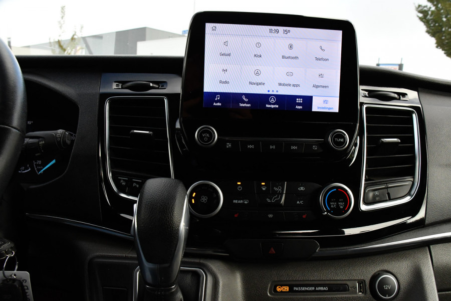 Ford Transit Custom 320 2.0 TDCI L2H1 Tourneo Adaptieve Cruise, 8 Persoons, Camera, 185pk, Carplay, Xenon, Leder, Full Options! Ford Transit Custom 320 2.0 TDCI L2H1 Tourneo Adaptieve Cruise, 8 Persoons, Camera, 185pk, Carplay, Xenon, Leder, Full Options!