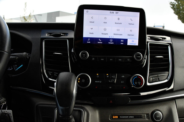 Ford Transit Custom 320 2.0 TDCI L2H1 Tourneo Adaptieve Cruise, 8 Persoons, Camera, 185pk, Carplay, Xenon, Leder, Full Options! Ford Transit Custom 320 2.0 TDCI L2H1 Tourneo Adaptieve Cruise, 8 Persoons, Camera, 185pk, Carplay, Xenon, Leder, Full Options!