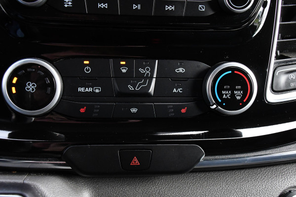 Ford Transit Custom 320 2.0 TDCI L2H1 Tourneo Adaptieve Cruise, 8 Persoons, Camera, 185pk, Carplay, Xenon, Leder, Full Options! Ford Transit Custom 320 2.0 TDCI L2H1 Tourneo Adaptieve Cruise, 8 Persoons, Camera, 185pk, Carplay, Xenon, Leder, Full Options!