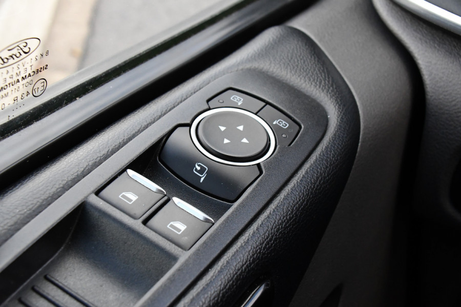 Ford Transit Custom 320 2.0 TDCI L2H1 Tourneo Adaptieve Cruise, 8 Persoons, Camera, 185pk, Carplay, Xenon, Leder, Full Options! Ford Transit Custom 320 2.0 TDCI L2H1 Tourneo Adaptieve Cruise, 8 Persoons, Camera, 185pk, Carplay, Xenon, Leder, Full Options!