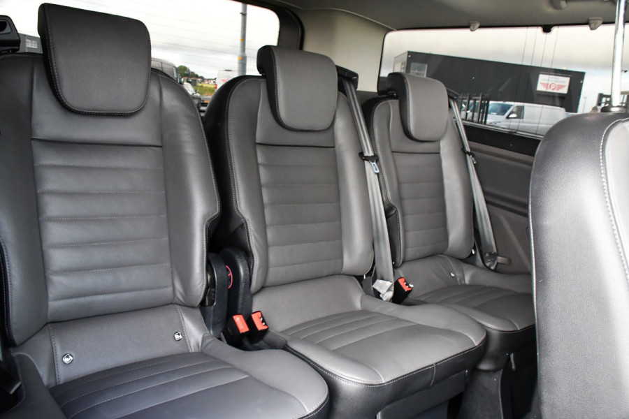 Ford Transit Custom 320 2.0 TDCI L2H1 Tourneo Adaptieve Cruise, 8 Persoons, Camera, 185pk, Carplay, Xenon, Leder, Full Options! Ford Transit Custom 320 2.0 TDCI L2H1 Tourneo Adaptieve Cruise, 8 Persoons, Camera, 185pk, Carplay, Xenon, Leder, Full Options!