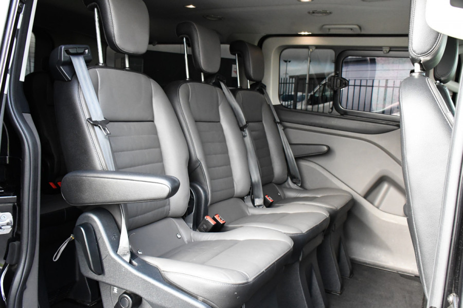 Ford Transit Custom 320 2.0 TDCI L2H1 Tourneo Adaptieve Cruise, 8 Persoons, Camera, 185pk, Carplay, Xenon, Leder, Full Options! Ford Transit Custom 320 2.0 TDCI L2H1 Tourneo Adaptieve Cruise, 8 Persoons, Camera, 185pk, Carplay, Xenon, Leder, Full Options!