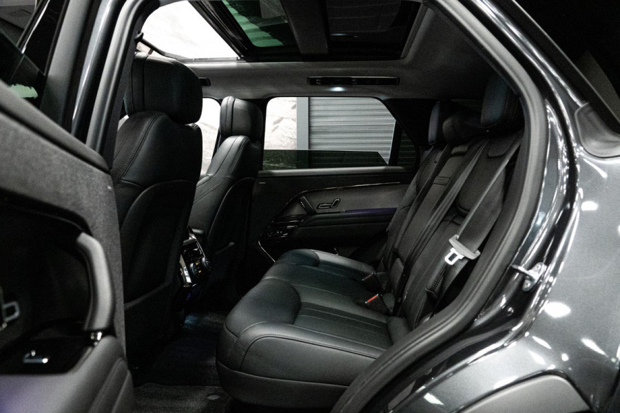 Land Rover Range Rover Sport D300 HSE Dynamic *Meridian / Luchtvering / Stoelventilatie / Panorama / HUD / Surround View* Land Rover Range Rover Sport D300 HSE Dynamic *Meridian / Luchtvering / Stoelventilatie / Panorama / HUD / Surround View*