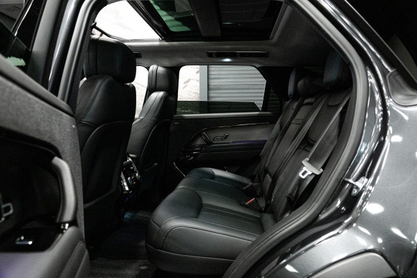 Land Rover Range Rover Sport D300 HSE Dynamic *Meridian / Luchtvering / Stoelventilatie / Panorama / HUD / Surround View* Land Rover Range Rover Sport D300 HSE Dynamic *Meridian / Luchtvering / Stoelventilatie / Panorama / HUD / Surround View*