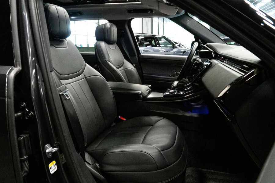 Land Rover Range Rover Sport D300 HSE Dynamic *Meridian / Luchtvering / Stoelventilatie / Panorama / HUD / Surround View* Land Rover Range Rover Sport D300 HSE Dynamic *Meridian / Luchtvering / Stoelventilatie / Panorama / HUD / Surround View*
