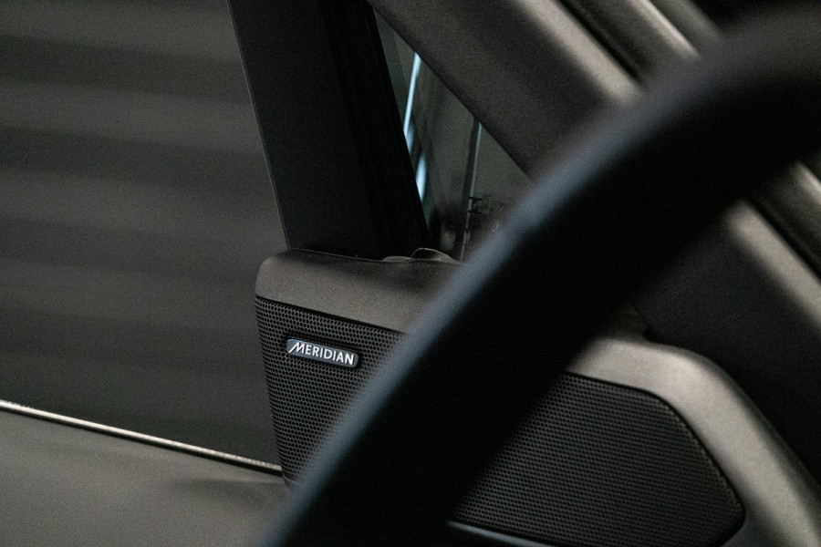 Land Rover Range Rover Sport D300 HSE Dynamic *Meridian / Luchtvering / Stoelventilatie / Panorama / HUD / Surround View* Land Rover Range Rover Sport D300 HSE Dynamic *Meridian / Luchtvering / Stoelventilatie / Panorama / HUD / Surround View*