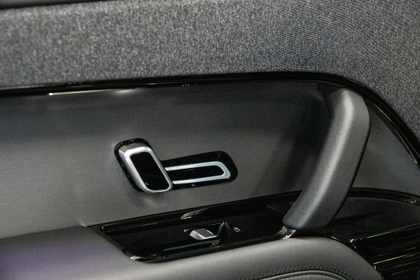 Land Rover Range Rover Sport D300 HSE Dynamic *Meridian / Luchtvering / Stoelventilatie / Panorama / HUD / Surround View* Land Rover Range Rover Sport D300 HSE Dynamic *Meridian / Luchtvering / Stoelventilatie / Panorama / HUD / Surround View*