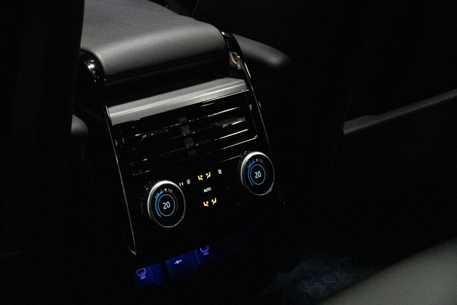 Land Rover Range Rover Sport D300 HSE Dynamic *Meridian / Luchtvering / Stoelventilatie / Panorama / HUD / Surround View* Land Rover Range Rover Sport D300 HSE Dynamic *Meridian / Luchtvering / Stoelventilatie / Panorama / HUD / Surround View*