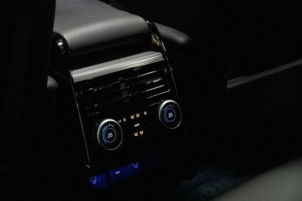 Land Rover Range Rover Sport D300 HSE Dynamic *Meridian / Luchtvering / Stoelventilatie / Panorama / HUD / Surround View* Land Rover Range Rover Sport D300 HSE Dynamic *Meridian / Luchtvering / Stoelventilatie / Panorama / HUD / Surround View*