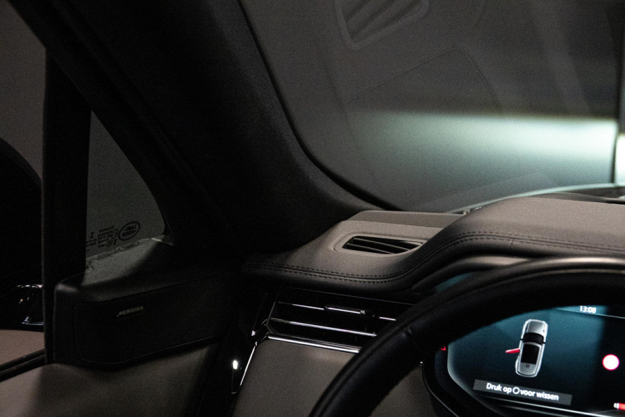 Land Rover Range Rover Sport D300 HSE Dynamic *Meridian / Luchtvering / Stoelventilatie / Panorama / HUD / Surround View* Land Rover Range Rover Sport D300 HSE Dynamic *Meridian / Luchtvering / Stoelventilatie / Panorama / HUD / Surround View*