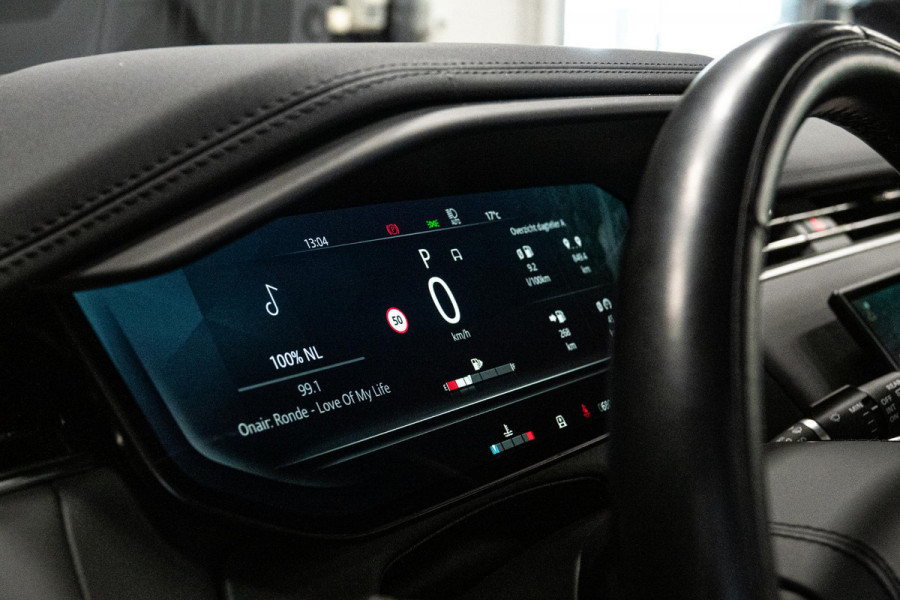 Land Rover Range Rover Sport D300 HSE Dynamic *Meridian / Luchtvering / Stoelventilatie / Panorama / HUD / Surround View* Land Rover Range Rover Sport D300 HSE Dynamic *Meridian / Luchtvering / Stoelventilatie / Panorama / HUD / Surround View*