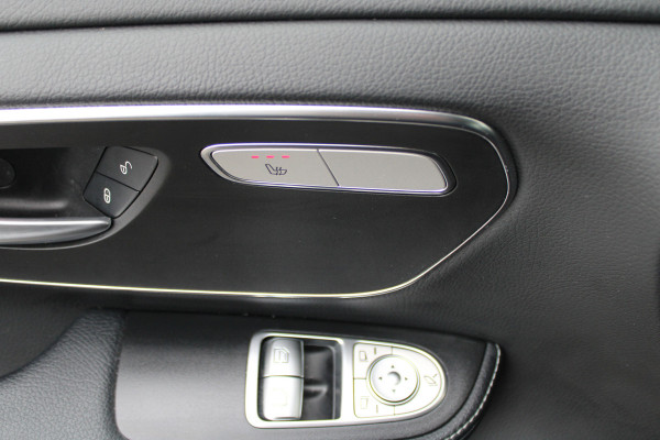 Mercedes-Benz V-Klasse 300d / XXL / DC / Edition / 2x Elec Schuifdeur / 360 Camera / Vol Opties / NIEUWSTAAT Mercedes-Benz V-Klasse 300d / XXL / DC / Edition / 2x Elec Schuifdeur / 360 Camera / Vol Opties / NIEUWSTAAT