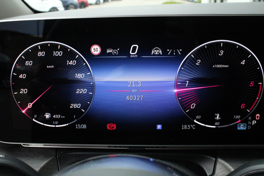 Mercedes-Benz V-Klasse 300d / XXL / DC / Edition / 2x Elec Schuifdeur / 360 Camera / Vol Opties / NIEUWSTAAT Mercedes-Benz V-Klasse 300d / XXL / DC / Edition / 2x Elec Schuifdeur / 360 Camera / Vol Opties / NIEUWSTAAT