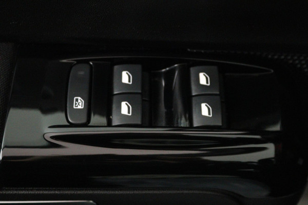 Citroën C3 1.2 PureTech S&S Shine (ACHTERUITRIJCAMERA, LANE-ASSIST, CRUISE CONTROL, NAVIGATIE)