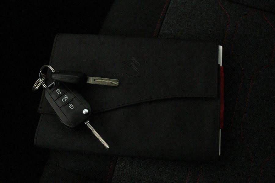 Citroën C3 1.2 PureTech S&S Shine (ACHTERUITRIJCAMERA, LANE-ASSIST, CRUISE CONTROL, NAVIGATIE)