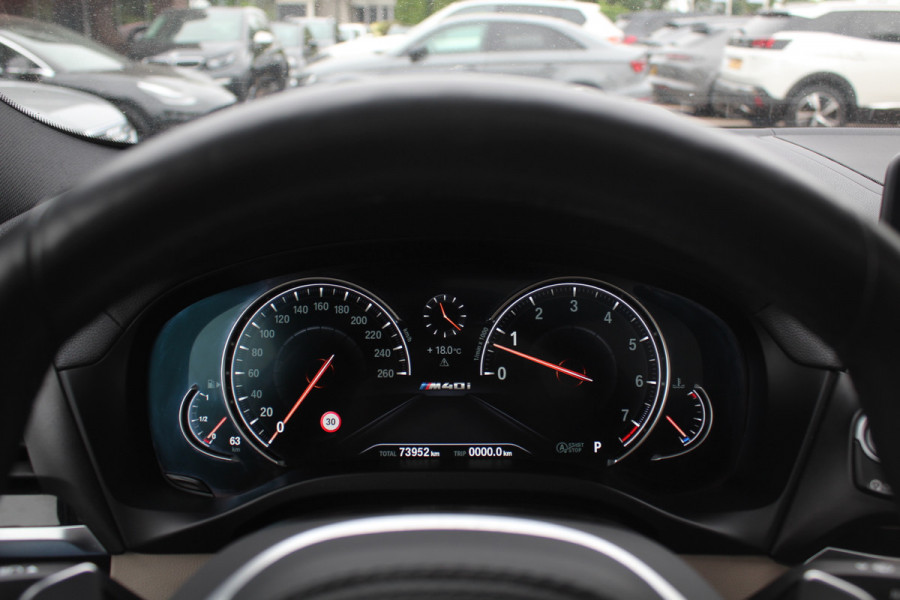 BMW X4 M40i High Executive / Trekhaak / Panoramadak / Camera / Head-up / Luxe Leder / 21'' / Harman Kardon / Navigatie / Stuur+Stoelverwarming / DAB / Dodehoek / Cruise Control BMW X4 M40i High Executive / Trekhaak / Panoramadak / Camera / Head-up / Luxe Leder / 21'' / Harman Kardon / Navigatie / Stuur+Stoelverwarming / DAB / Dodehoek / Cruise Control