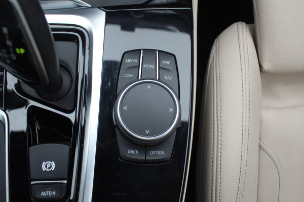 BMW X4 M40i High Executive / Trekhaak / Panoramadak / Camera / Head-up / Luxe Leder / 21'' / Harman Kardon / Navigatie / Stuur+Stoelverwarming / DAB / Dodehoek / Cruise Control BMW X4 M40i High Executive / Trekhaak / Panoramadak / Camera / Head-up / Luxe Leder / 21'' / Harman Kardon / Navigatie / Stuur+Stoelverwarming / DAB / Dodehoek / Cruise Control